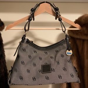 Authentic handbag Real leather genuine. Designer: DOONEY & BOURKE